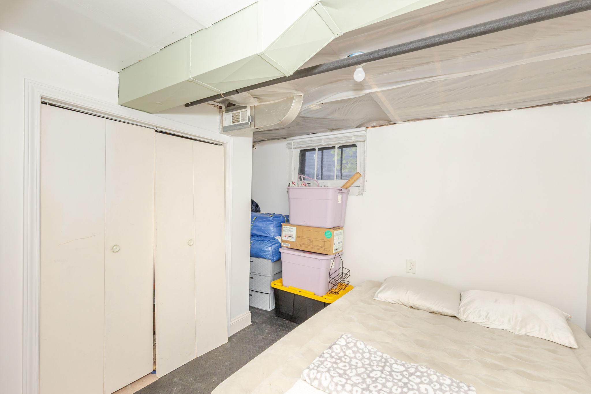 Flex room - potential bedroom