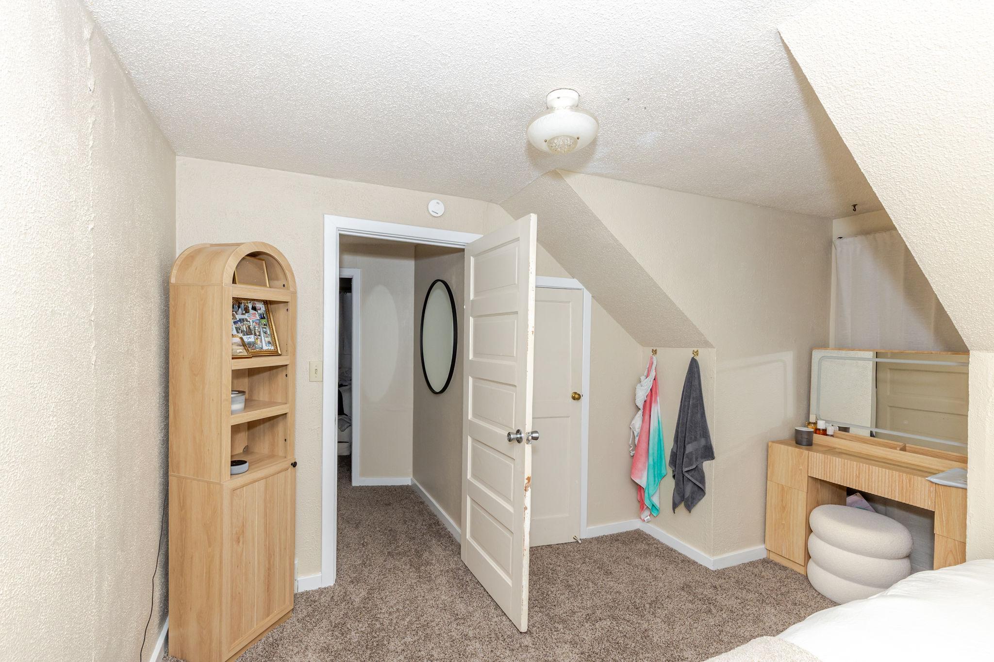 28bedroom5.jpg