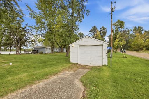 18-web-or-mls-31468_London_Trail_Northeast_Stanchfield_5922.jpg