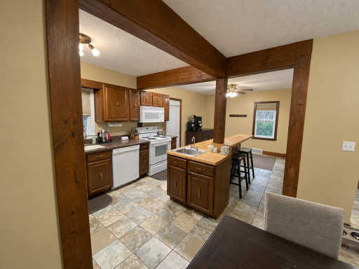 kitchen breakfast bar
