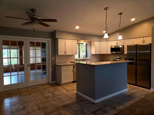 Eat In Kitchen, Kitchen & 4 Season Porch