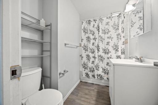 Unit 1, Main Floor - 4/4 Bathroom
