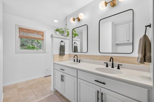 12 Tamarisk Road, Dellwood, MN 55110