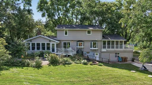 12 Tamarisk Road, Dellwood, MN 55110