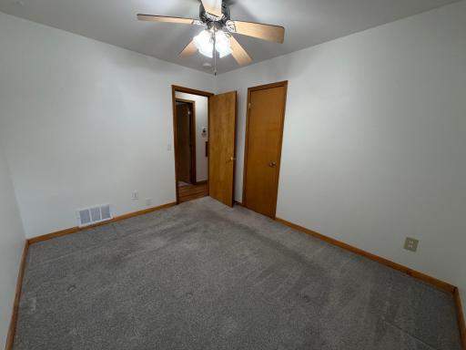 listing_16.jpg