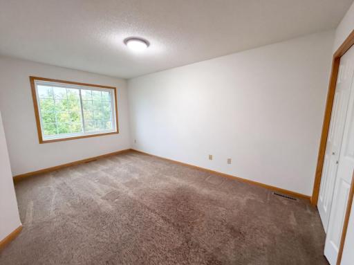 listing_4.jpg