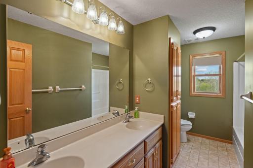 Upper Level Full Bath