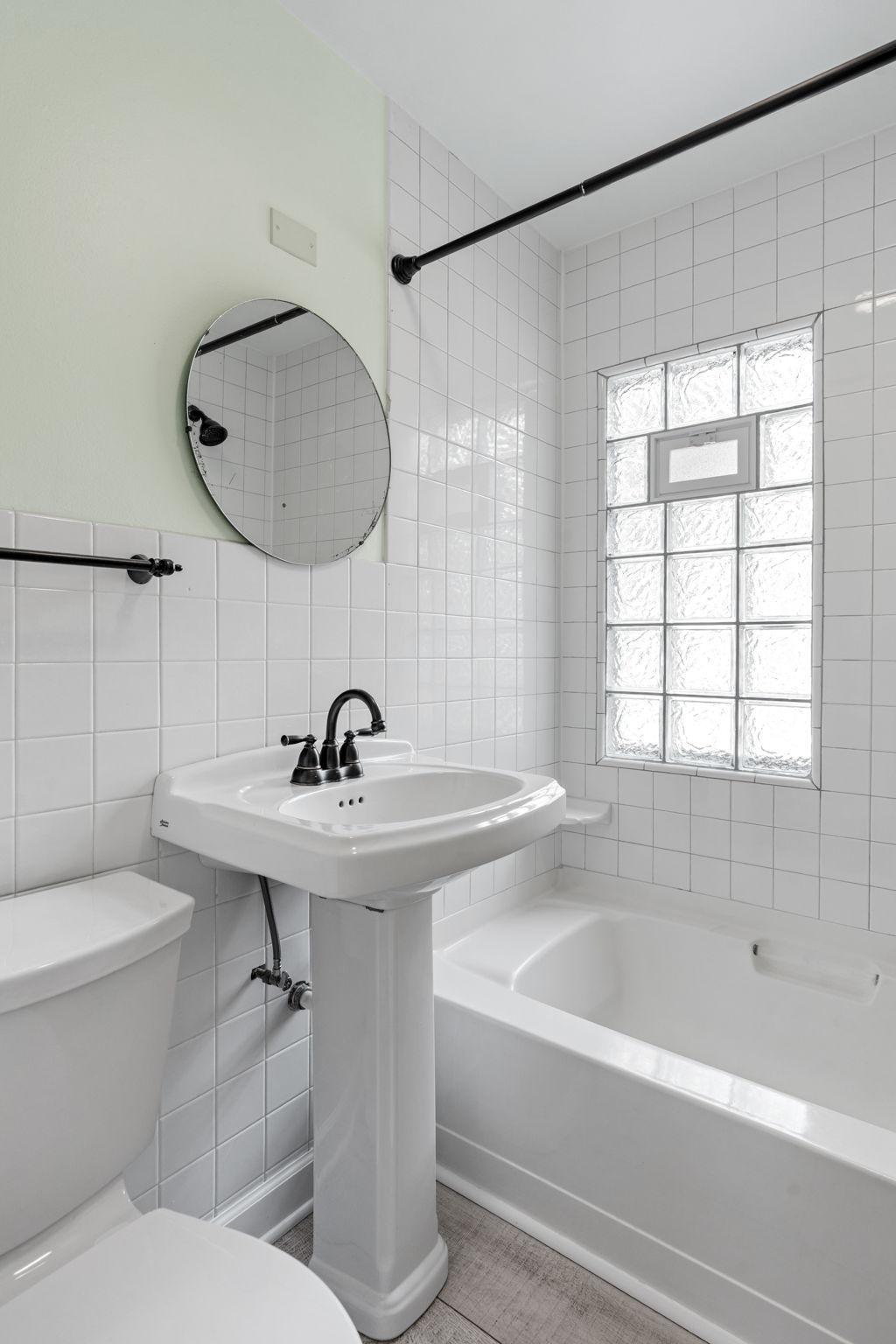 Upstairs Full Bath