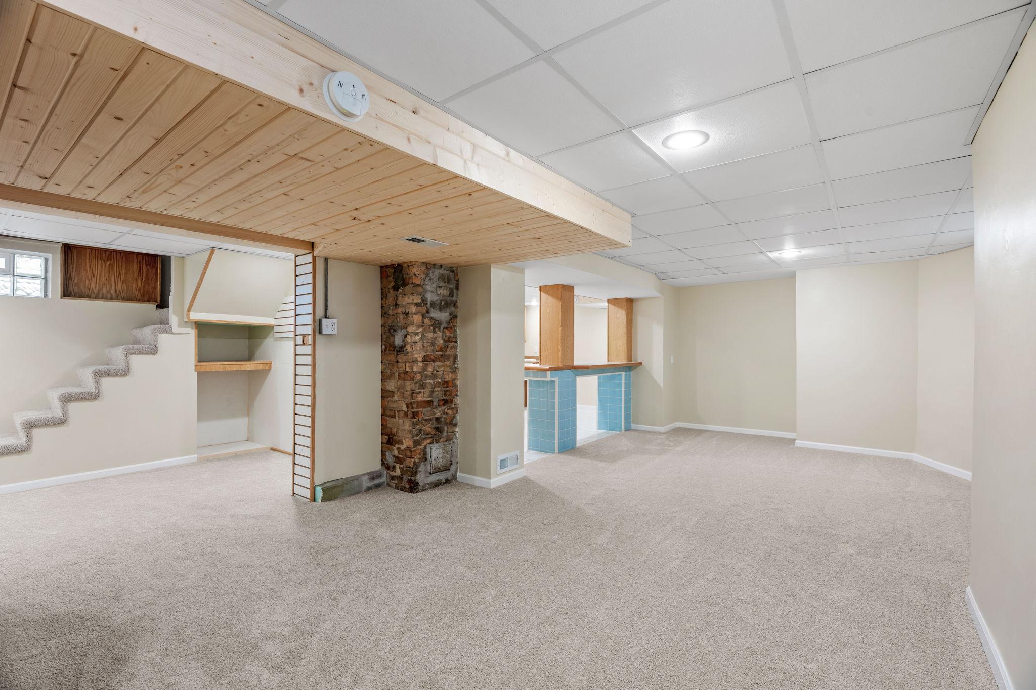 Large - Bright - Lower level