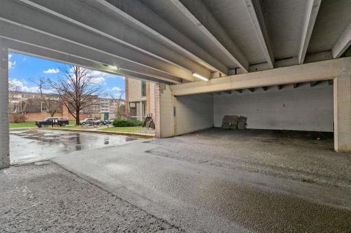 6328 Barrie Road, 1A, Edina, MN 55435