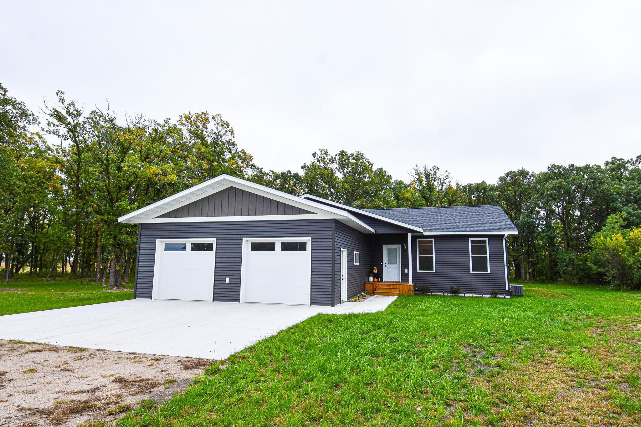 4331 State Hwy 11, Karlstad, MN 56732