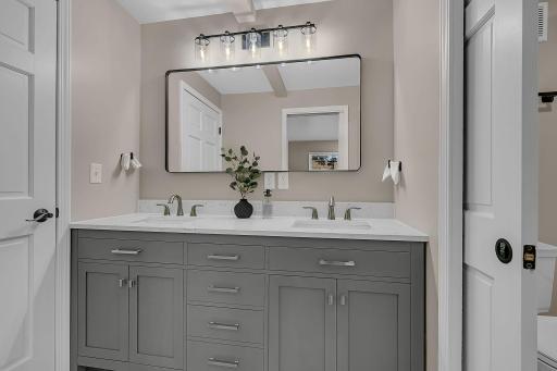 Main Bath Vanity