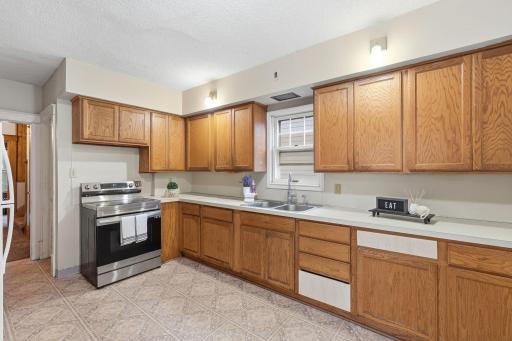 13-web-or-mls-1877_Orange_Ave_E_Saint_Paul_MN_55119_011.jpg