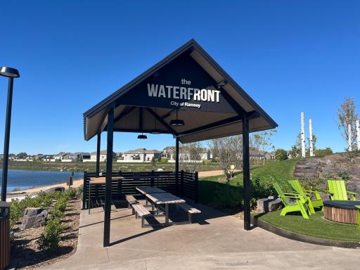 The Waterfront Park is just a few minute walk and features a 17,000 square foot interactive play area with 90 spray nozzles including jets, bubblers and arches, a cascading waterwall and a toddler zone!