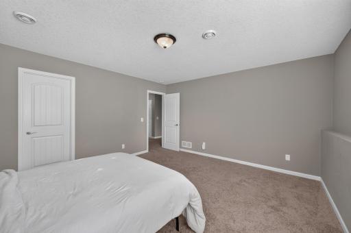 9747 69th Street S, Cottage Grove, MN 55016