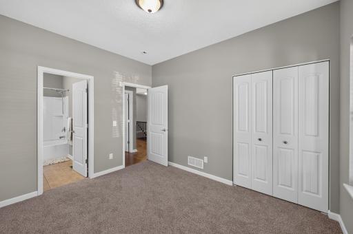 9747 69th Street S, Cottage Grove, MN 55016