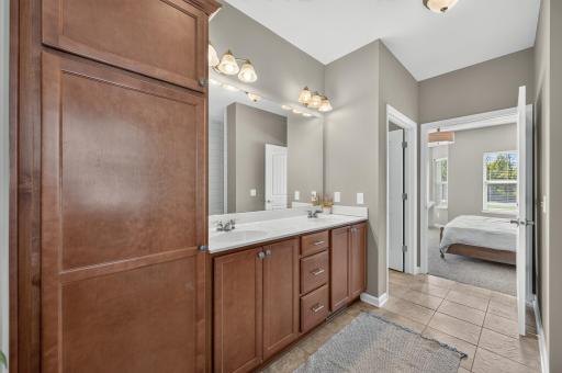 9747 69th Street S, Cottage Grove, MN 55016