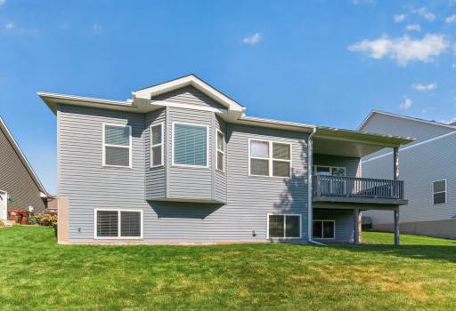 9747 69th Street S, Cottage Grove, MN 55016