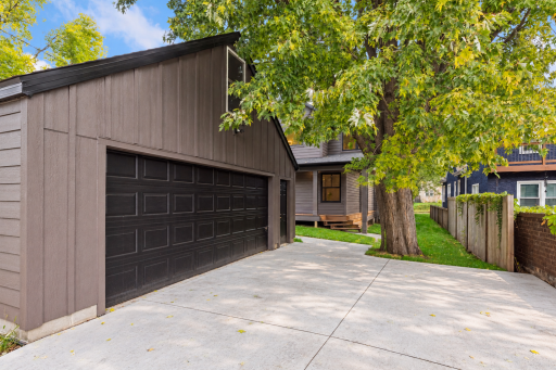 5220 Chowen Avenue S, Minneapolis, MN 55410