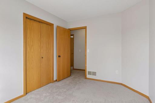 9332 Parkside Echo, Woodbury, MN 55125