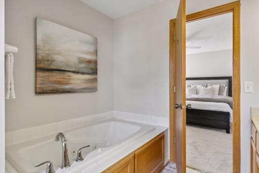9332 Parkside Echo, Woodbury, MN 55125