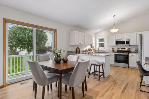 9332 Parkside Echo, Woodbury, MN 55125