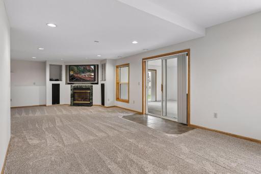 9332 Parkside Echo, Woodbury, MN 55125