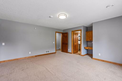 Lower Level Large en-Suite Bedroom Full Bath
