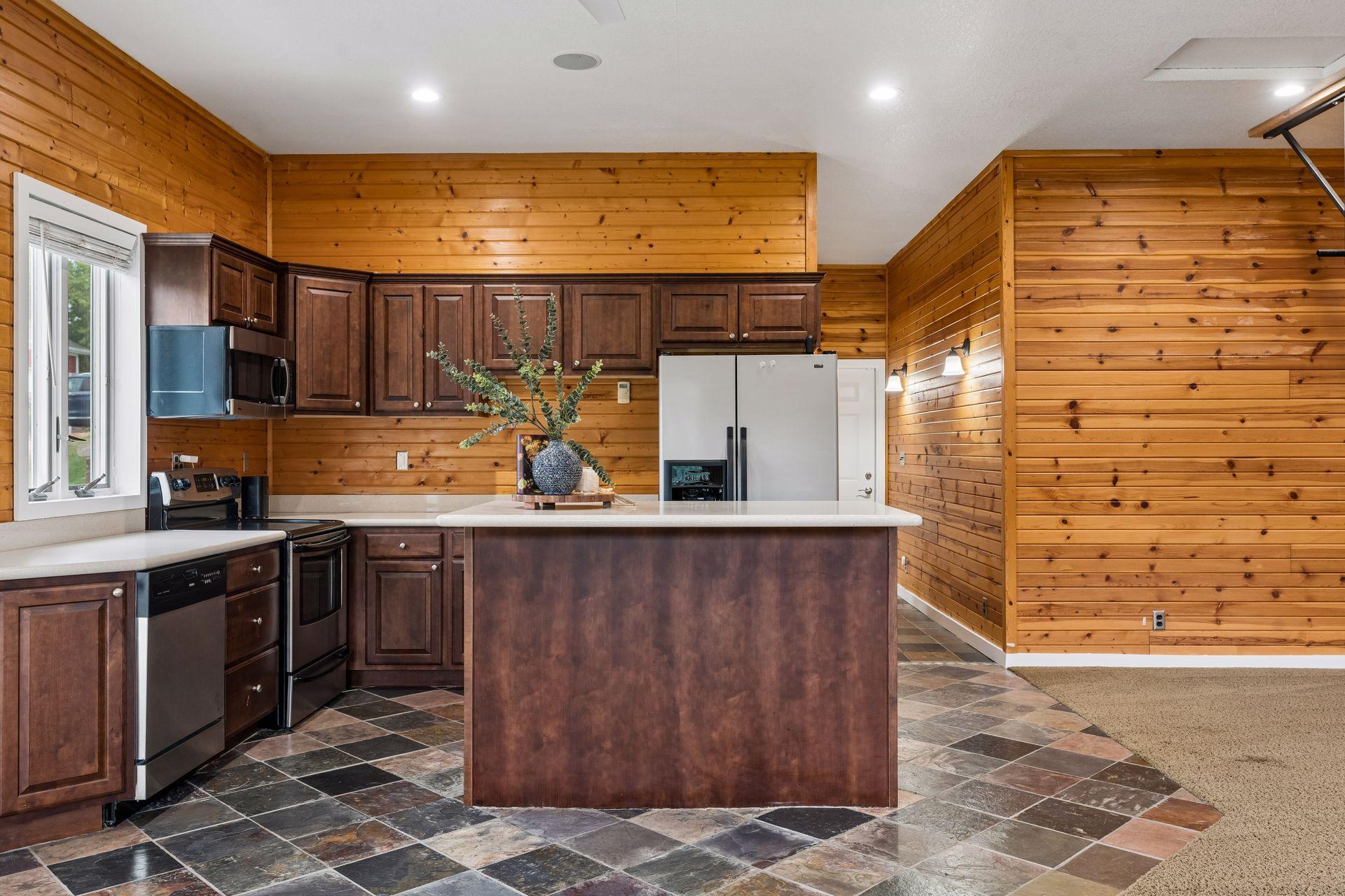 Pool House Living Area w/Breakfast Bar