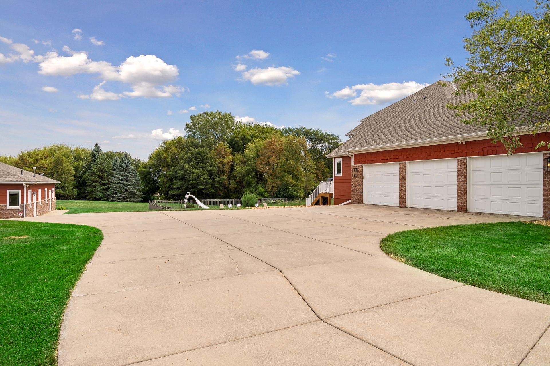3 Car Garage