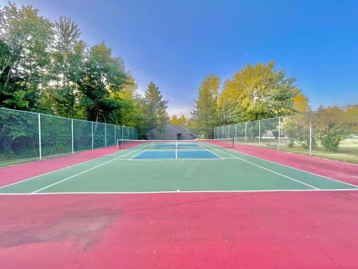 Tennis/Pickleball court