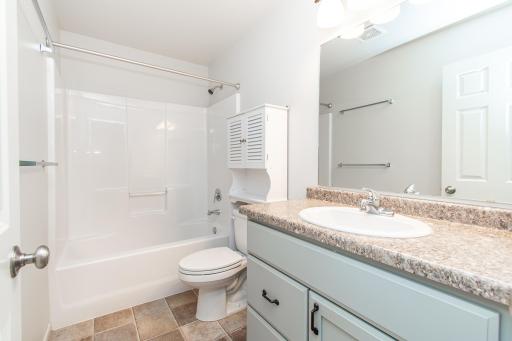 5913 58th Avenue S, Fargo, ND 58104