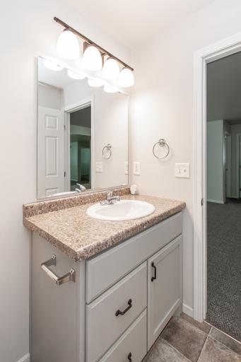 5913 58th Avenue S, Fargo, ND 58104