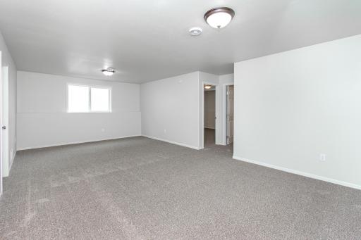 5913 58th Avenue S, Fargo, ND 58104