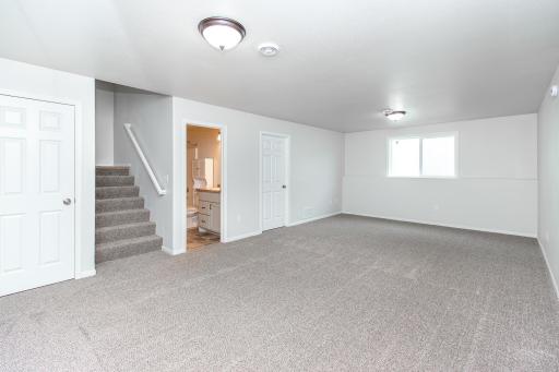 5913 58th Avenue S, Fargo, ND 58104