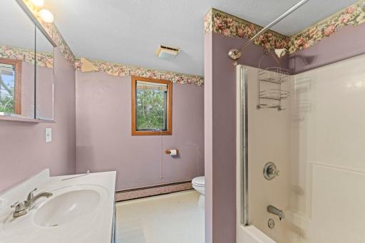 5063 Henriette Road, Grasston, MN 55030