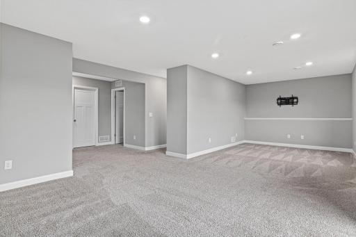9690 52nd Ln NE-14.jpg