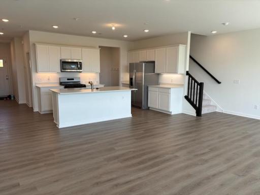 Photo's Represent Hadley Floor Plan Previously Built in Community. Room Dimensions and Locations Will Be The Same But Selections and Finishes May Vary.