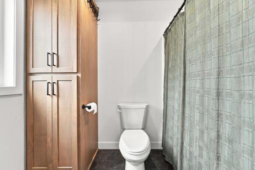 Seperate shower/toilet area from Sink room