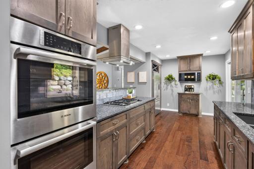 2222 Black Oak Drive, Minnetonka, MN 55305