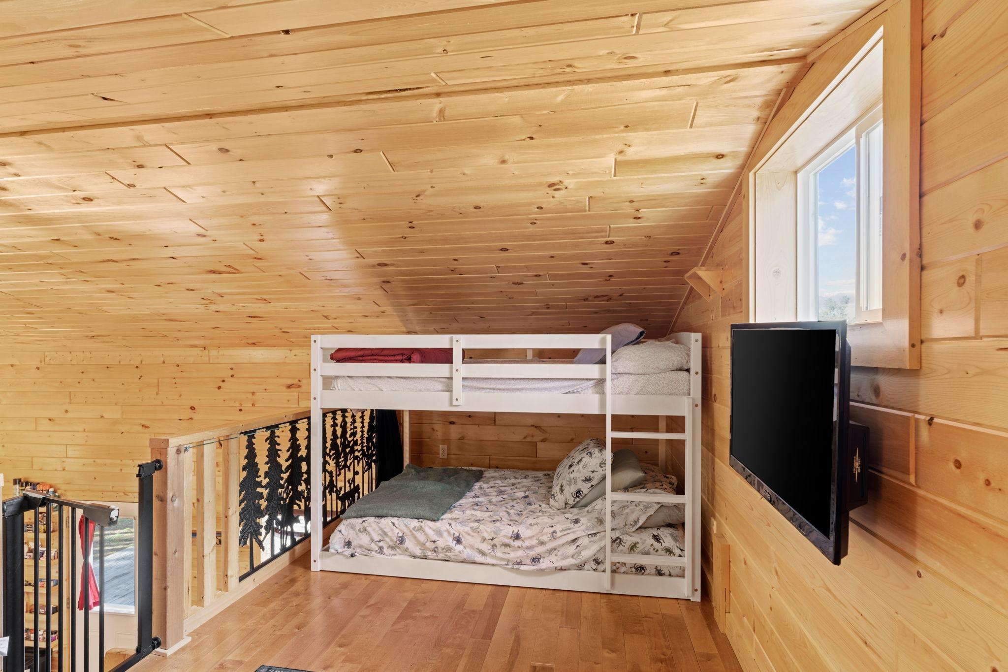 18-web-or-mls-18965 124th Ln-18.jpg