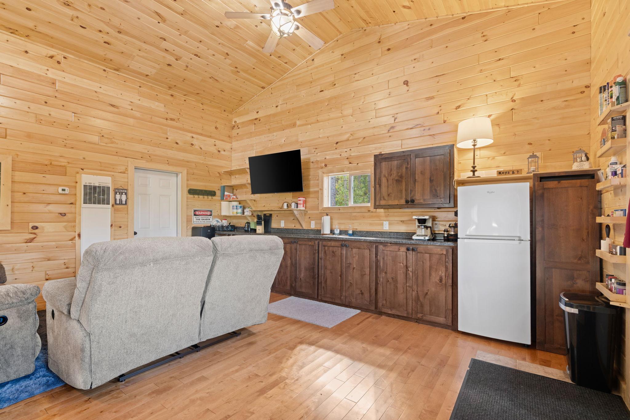 15-web-or-mls-18965 124th Ln-15.jpg