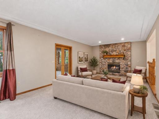 This image has been virtually staged with digitally added furniture and dÃ©cor. Refer to the unstaged photos and an in-person showing for the propertyâs actual condition.