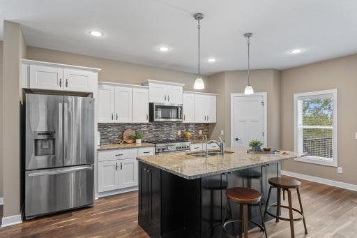 9060 Degler Circle, Chanhassen, MN 55317