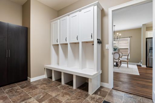 9060 Degler Circle, Chanhassen, MN 55317