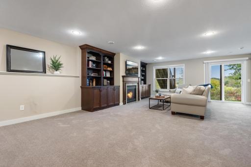 9060 Degler Circle, Chanhassen, MN 55317