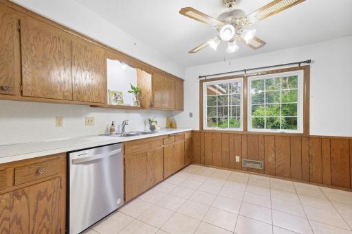 1436 E Old Shakopee Road, Bloomington, MN 55425