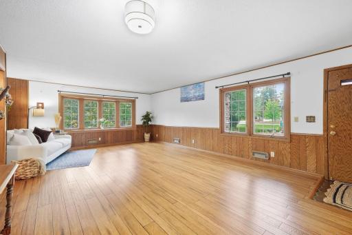 1436 E Old Shakopee Road, Bloomington, MN 55425