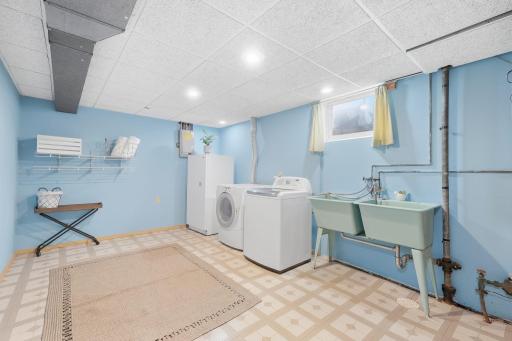 1436 E Old Shakopee Road, Bloomington, MN 55425