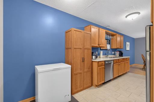 6203 Courtly Road, D, Woodbury, MN 55125